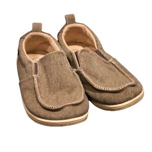 3/$20 🏷 Cat & Jack Tan Canvas Slip Ons Size 9